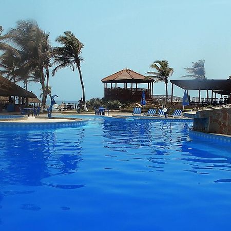 Ramada Resort Аккра Экстерьер фото