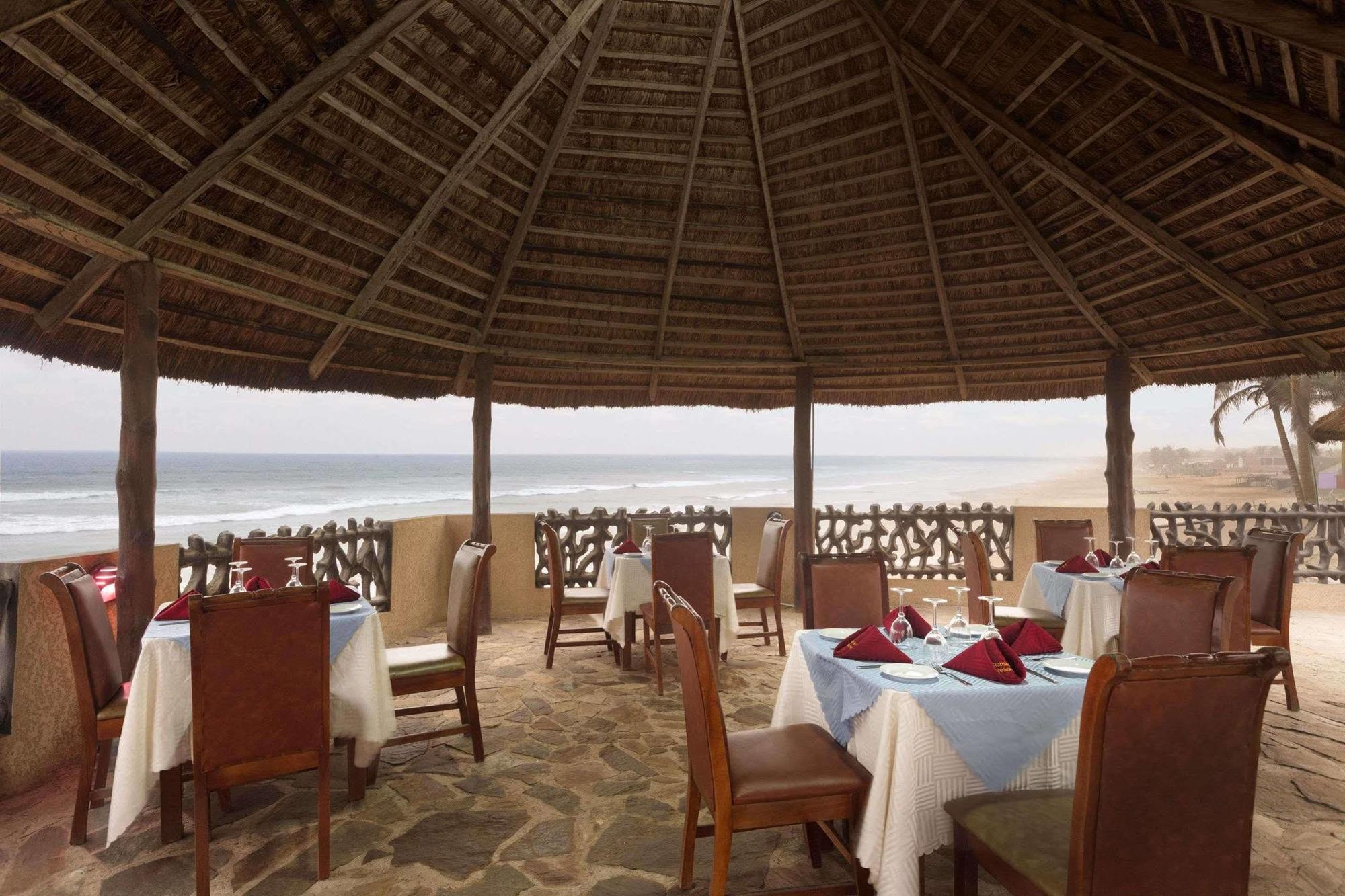 Ramada Resort Аккра Экстерьер фото