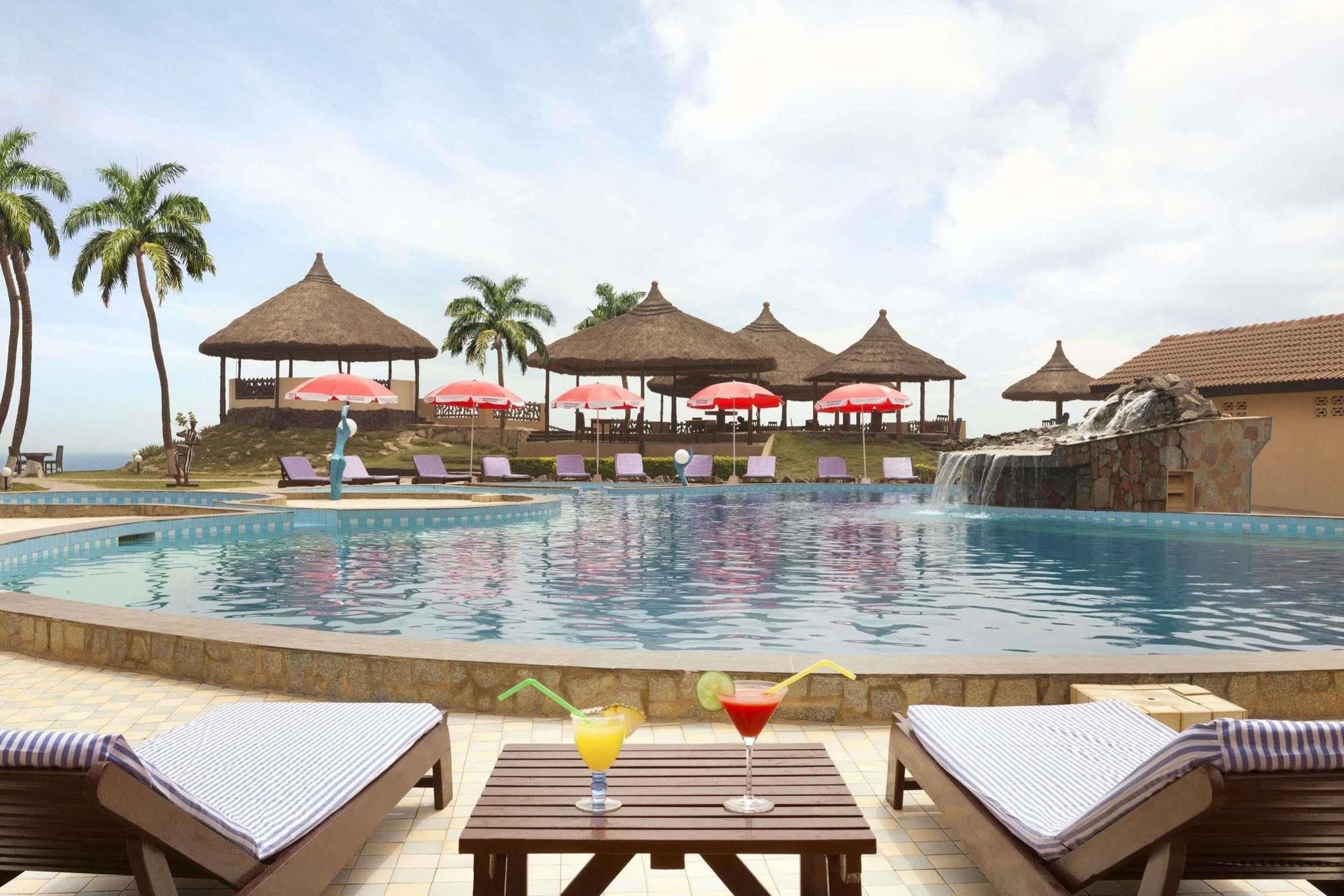 Ramada Resort Аккра Экстерьер фото